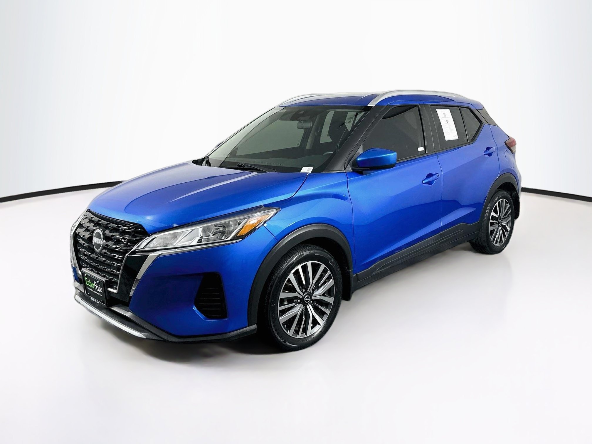Used 2023 Nissan Kicks SV FWD image 3