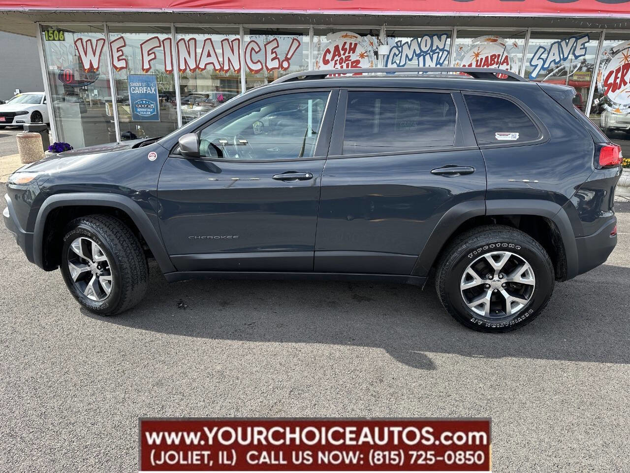 Used 2017 Jeep Cherokee Trailhawk w/ Cold Weather Group image 2