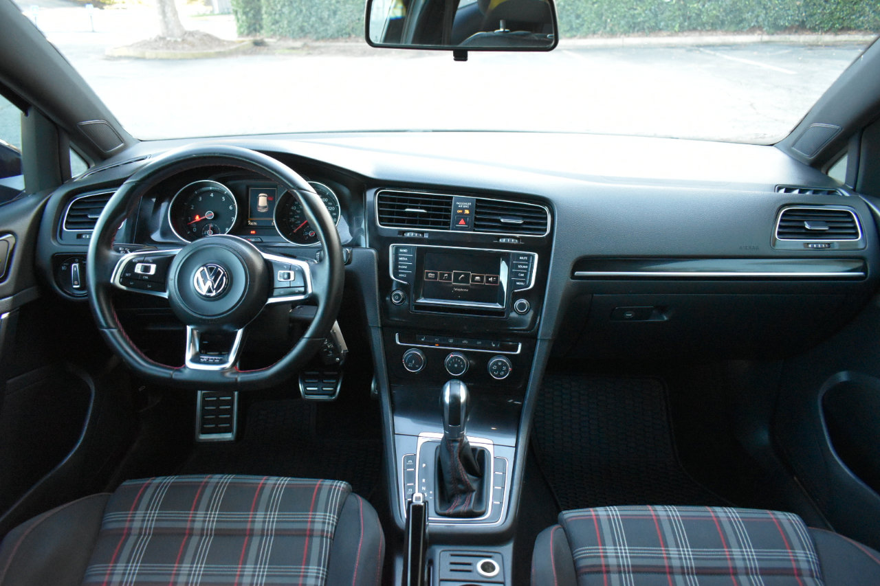 Used 2015 Volkswagen GTI S image 11