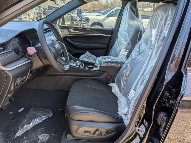 New 2026 Jeep Grand Cherokee Laredo image 9