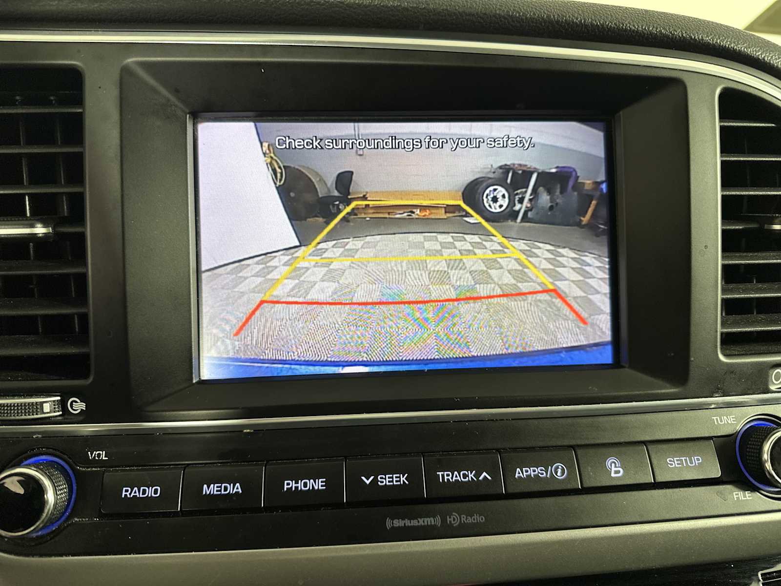 Used 2017 Hyundai Elantra Limited image 17