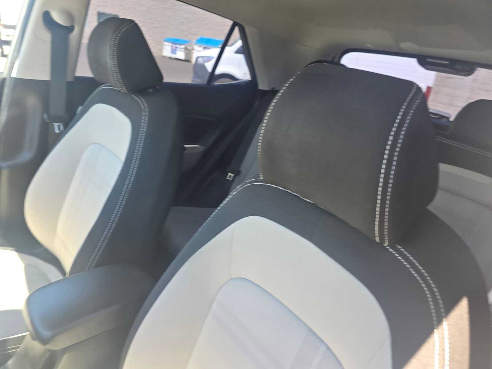 Used 2020 Hyundai Venue SEL FWD image 22