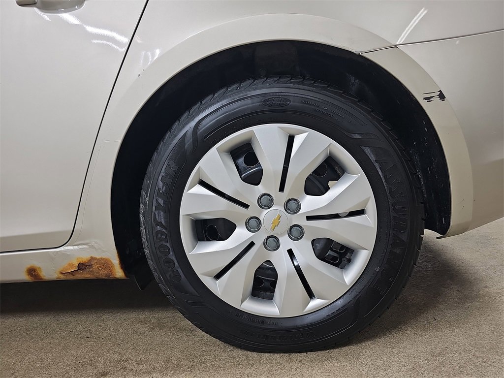 Used 2015 Chevrolet Cruze LT image 37