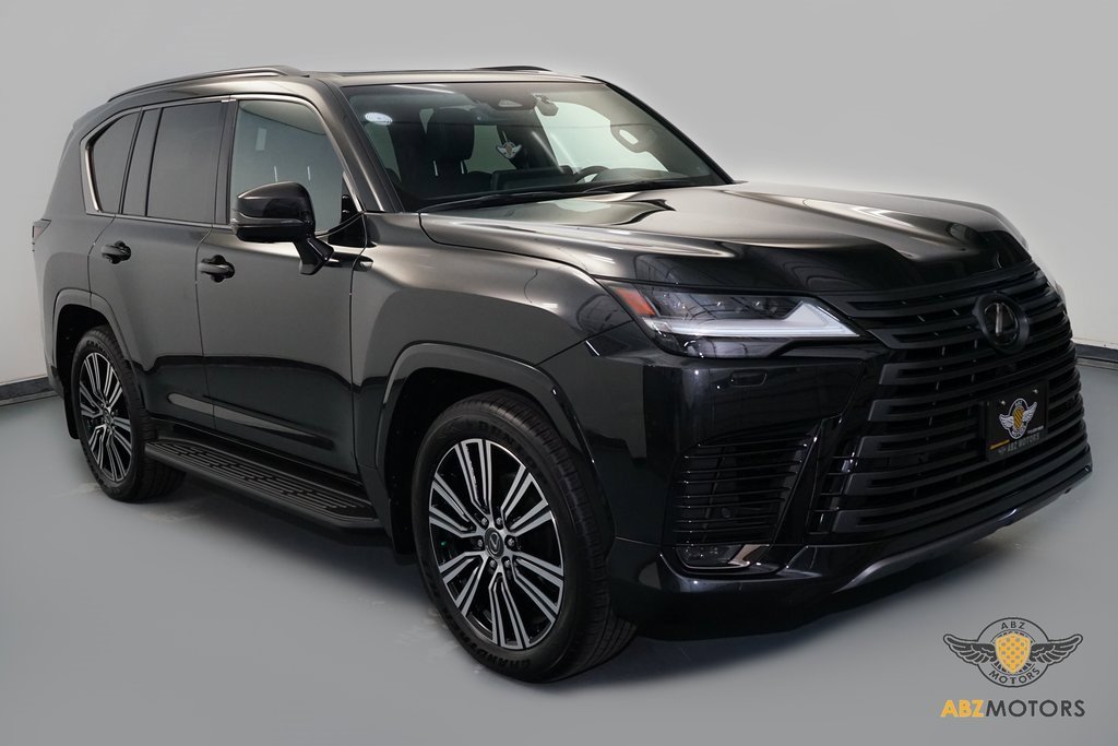 Used 2025 Lexus LX 600 4WD w/ Luxury Package image 2