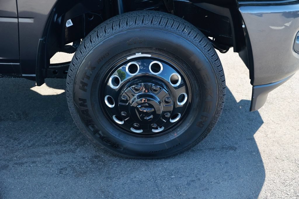 New 2026 RAM 3500 Big Horn AWD/4WD image 8