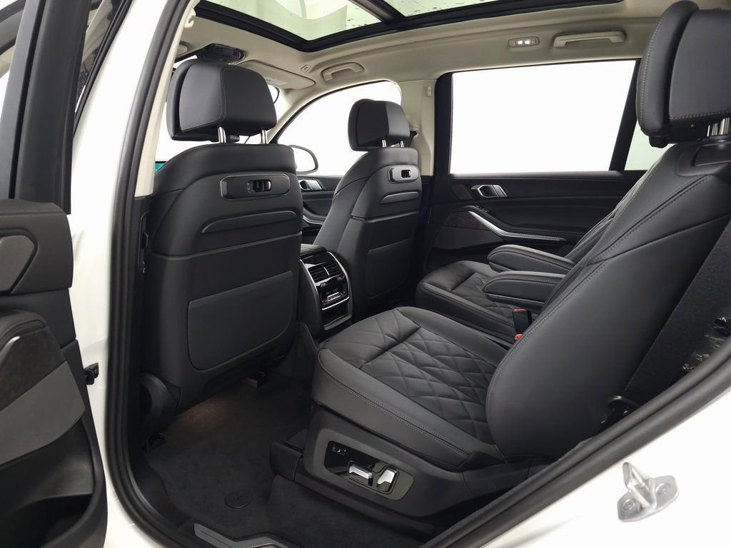 Used 2026 BMW X7 xDrive40i AWD/4WD image 33