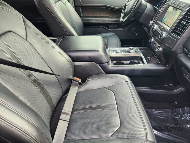 Used 2018 Ford Expedition Limited w/ Equipment Group 301A AWD/4WD image 19