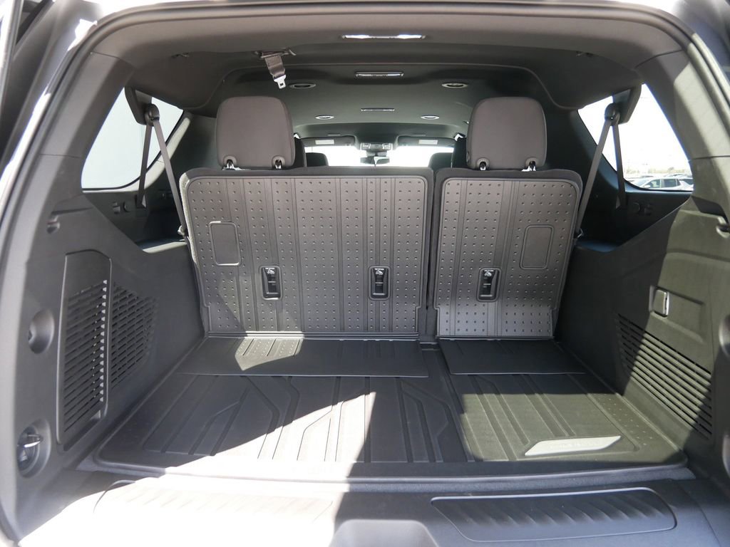 New 2026 Chevrolet Suburban LS AWD/4WD image 8