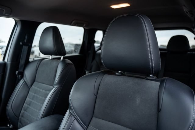 Used 2024 Mitsubishi Outlander SE AWD/4WD image 27