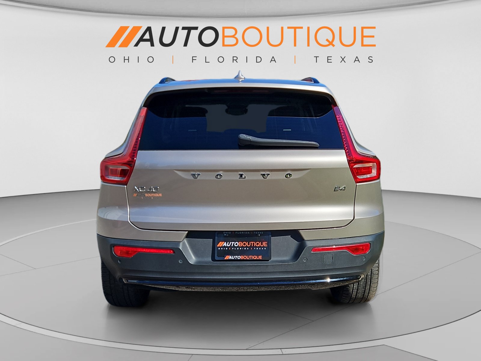 Used 2023 Volvo XC40 B4 Ultimate FWD image 4