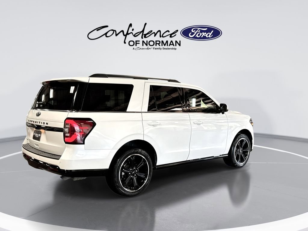 Used 2024 Ford Expedition Limited RWD image 9