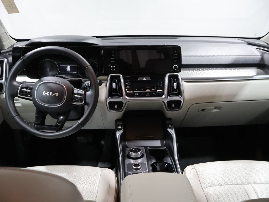 Used 2023 Kia Sorento EX AWD/4WD image 17
