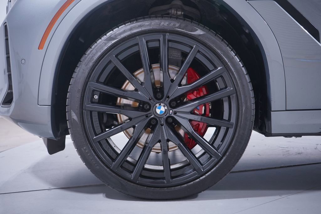 Used 2024 BMW X6 xDrive40i w/ Executive Package image 2