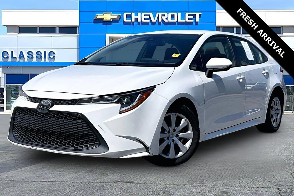 Used 2020 Toyota Corolla LE FWD image 3