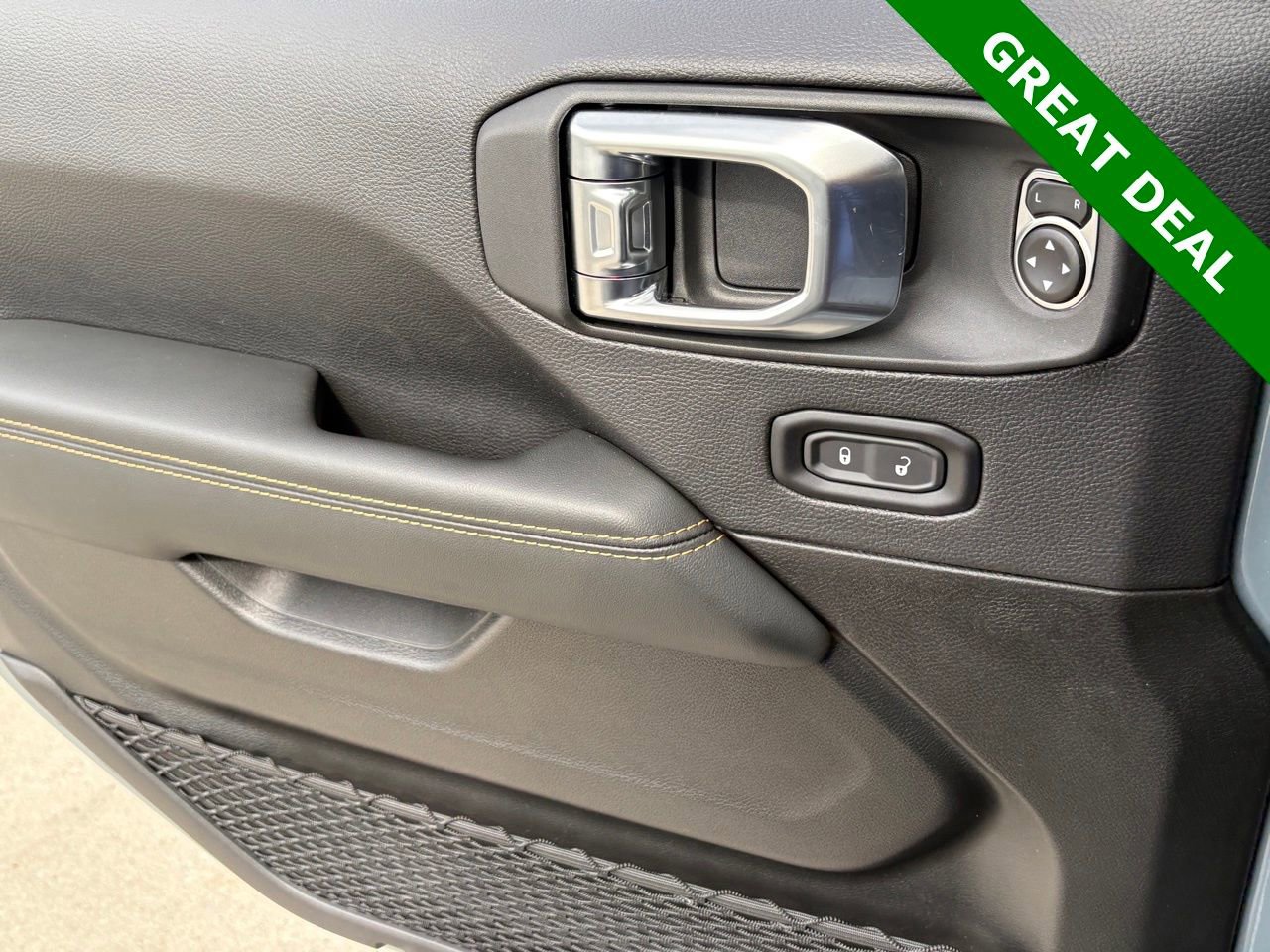 Used 2025 Jeep Wrangler Unlimited Rubicon 392 image 37