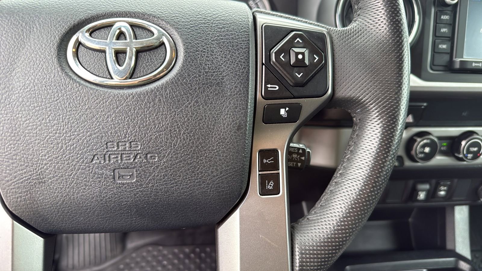 Used 2019 Toyota Tacoma SR5 AWD/4WD image 15