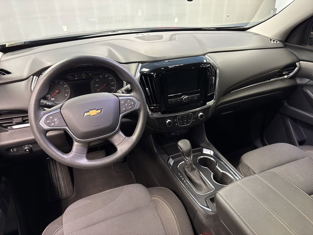Used 2021 Chevrolet Traverse LS image 25