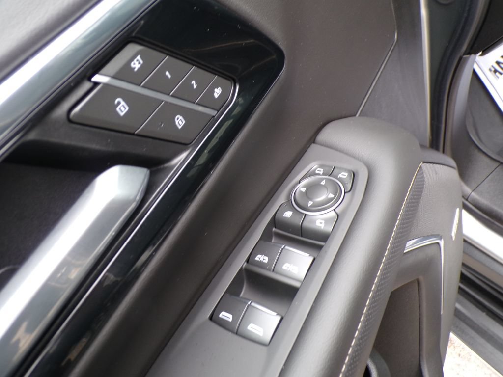 Used 2025 Chevrolet Tahoe Premier AWD/4WD image 13
