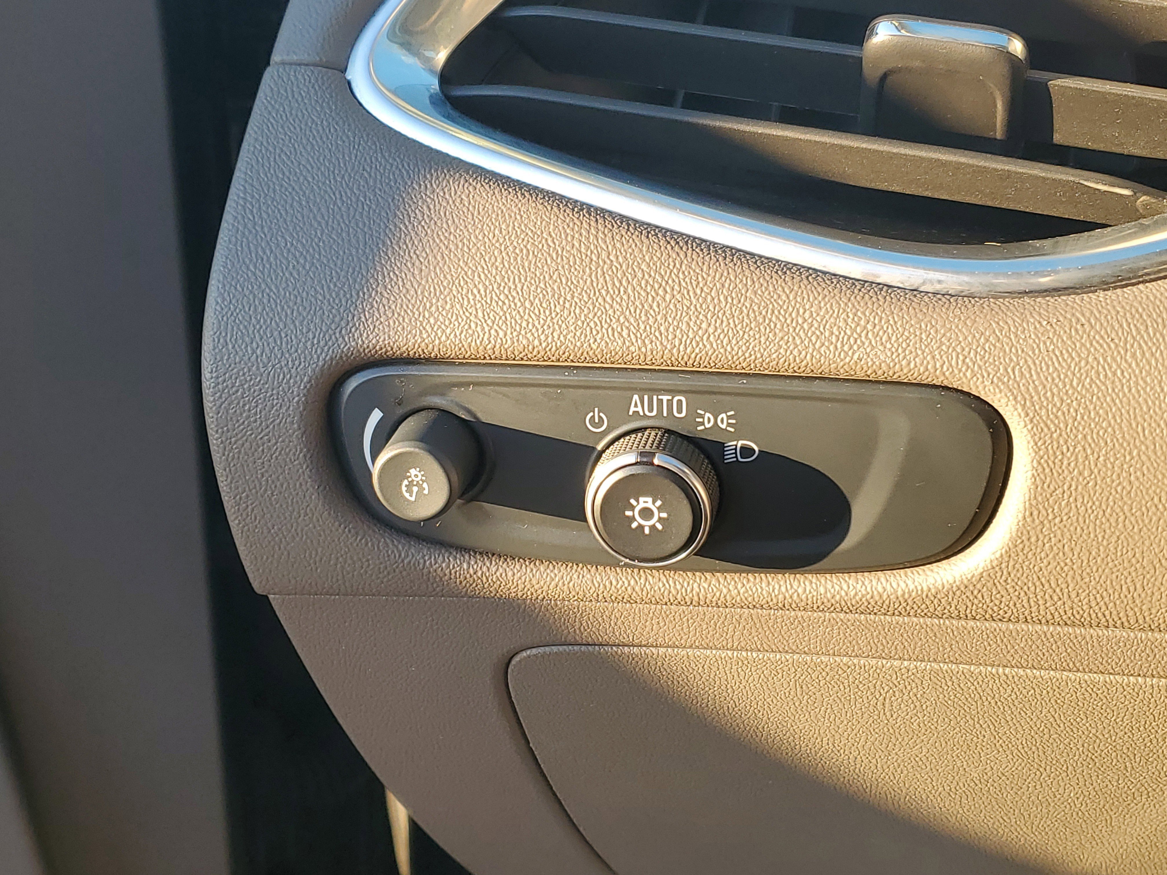 Used 2024 Chevrolet Malibu LT image 15