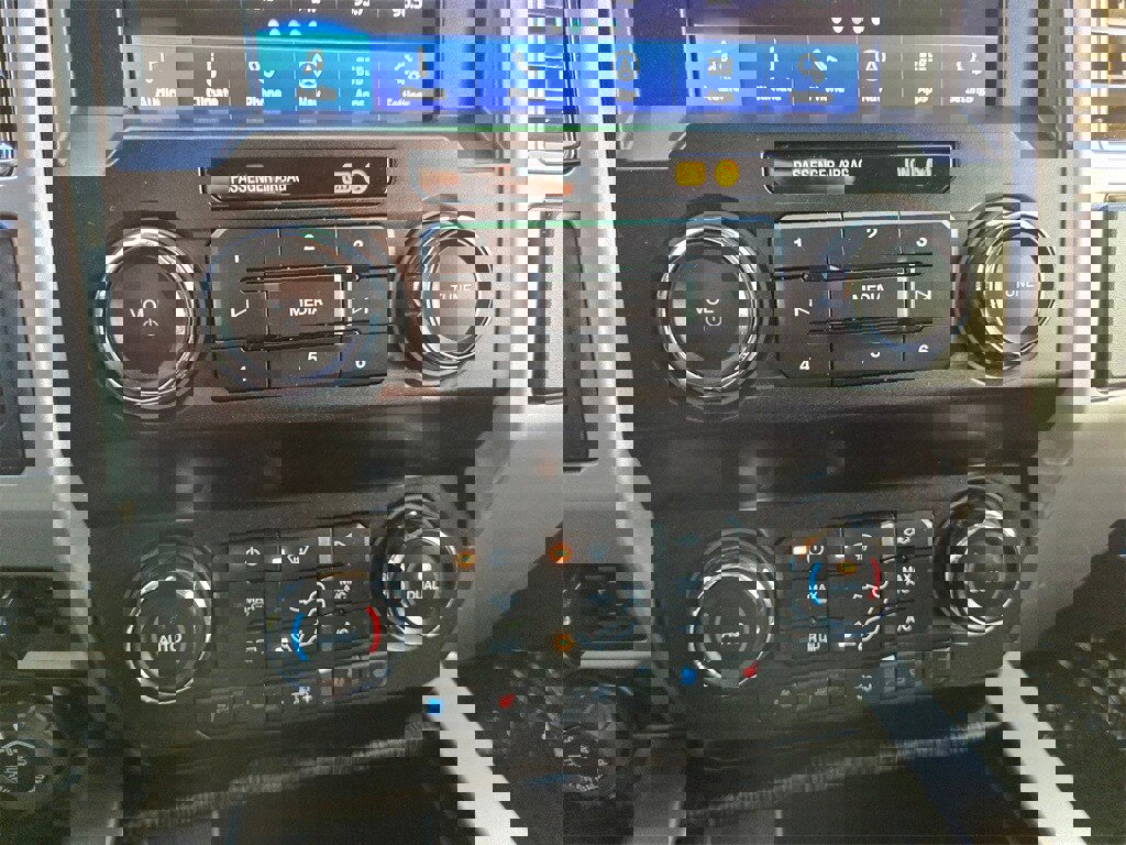 Used 2021 Ford F250 Lariat image 16