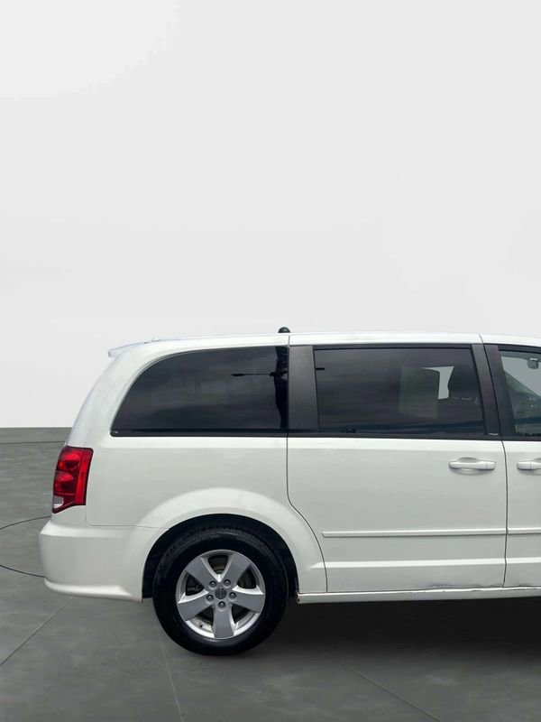 Used 2013 Dodge Grand Caravan SE FWD image 30