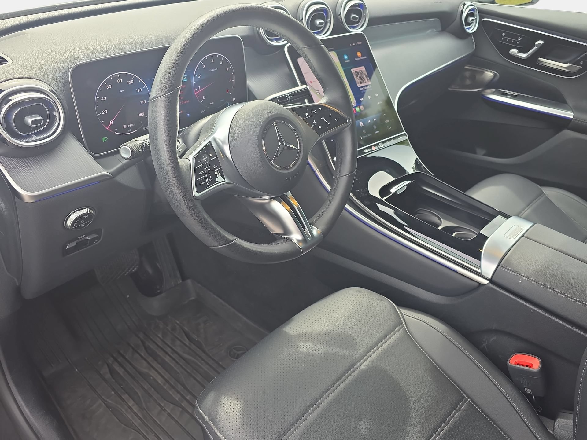 Used 2025 Mercedes-Benz GLC 300 4MATIC image 16