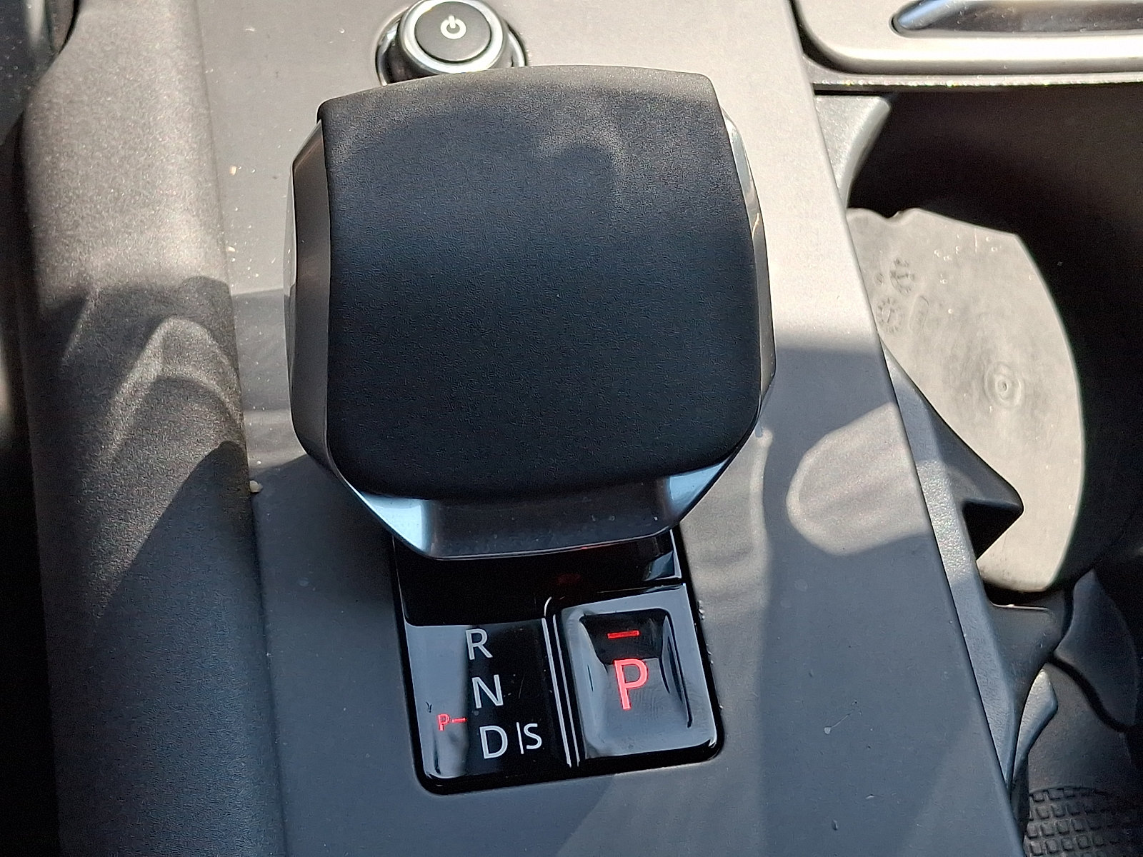 Used 2023 Land Rover Discovery S R-Dynamic AWD/4WD image 15