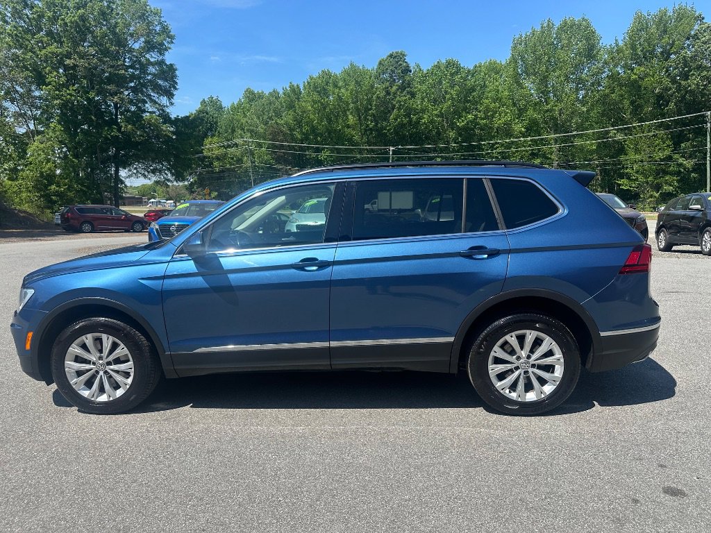 Used 2018 Volkswagen Tiguan SE w/ Panoramic Sunroof Package AWD/4WD image 4