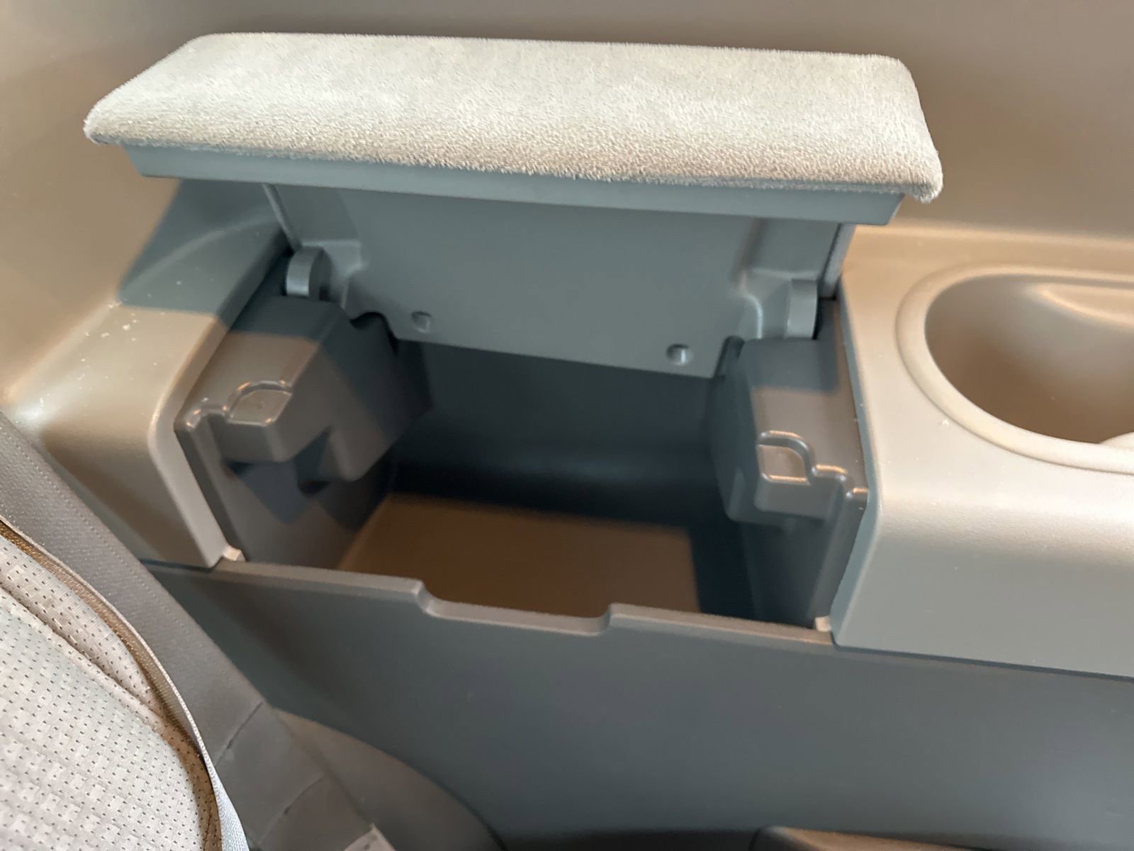 Used 2008 Nissan Quest w/ Seat Pkg image 27