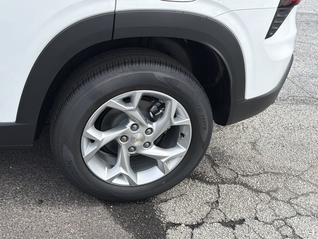 New 2026 Chevrolet Trax LS w/ LS Convenience Package FWD image 22