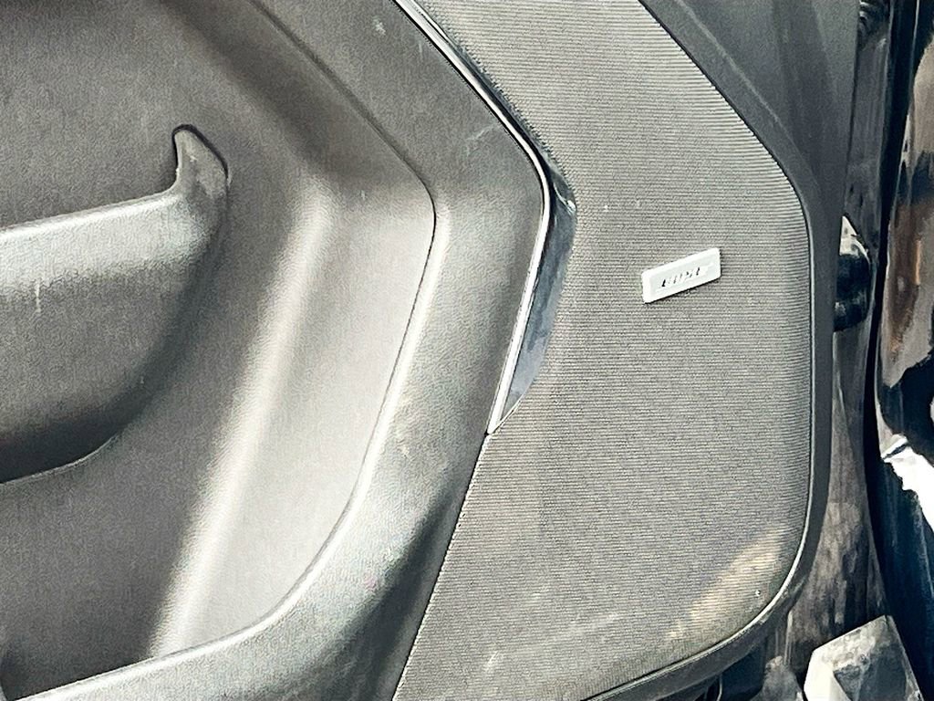 Used 2022 Chevrolet Tahoe Z71 w/ Luxury Package AWD/4WD image 19