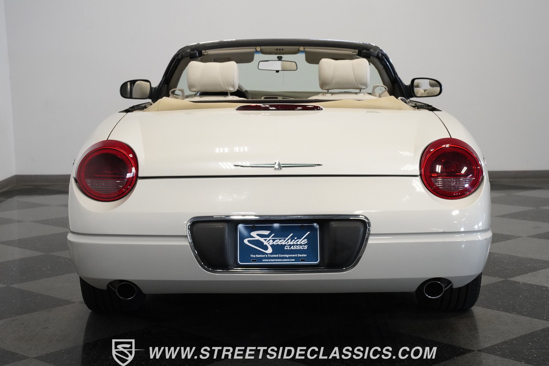 Used 2005 Ford Thunderbird 50th Anniversary image 33