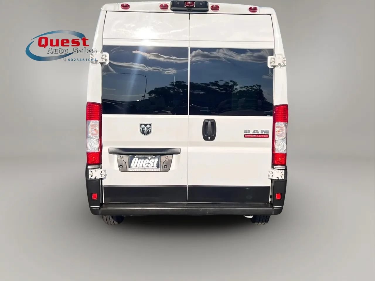 Used 2021 RAM ProMaster 2500 w/ Convenience Group FWD image 4