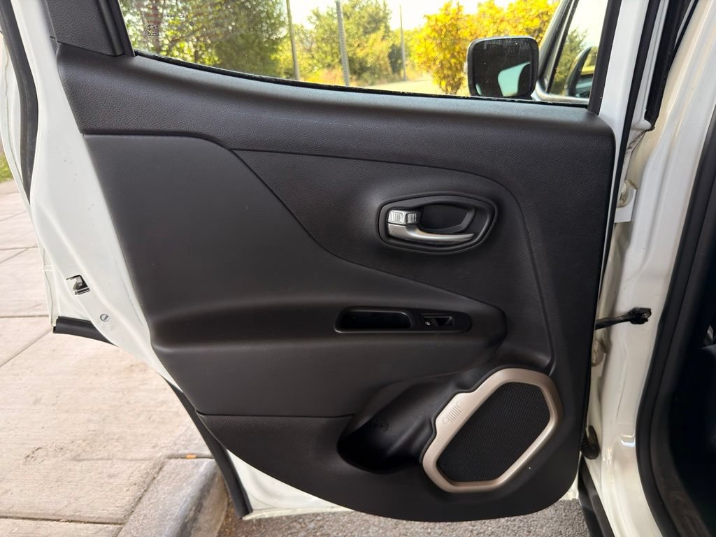 Used 2016 Jeep Renegade Limited AWD/4WD image 29