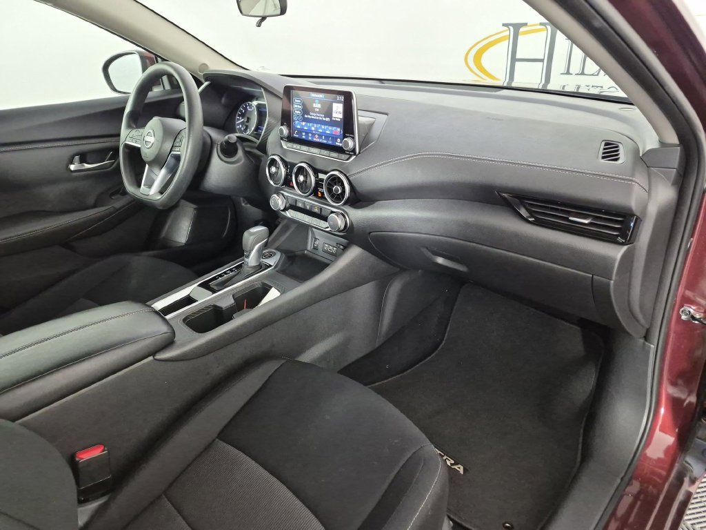 Used 2025 Nissan Sentra SV FWD image 35