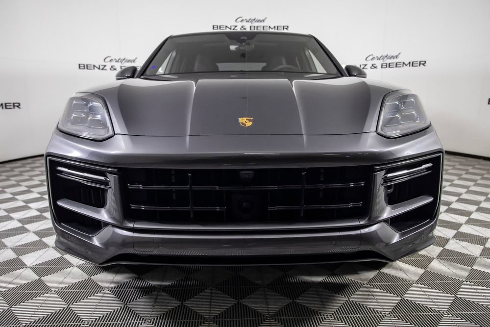 Used 2024 Porsche Cayenne Turbo AWD/4WD image 5