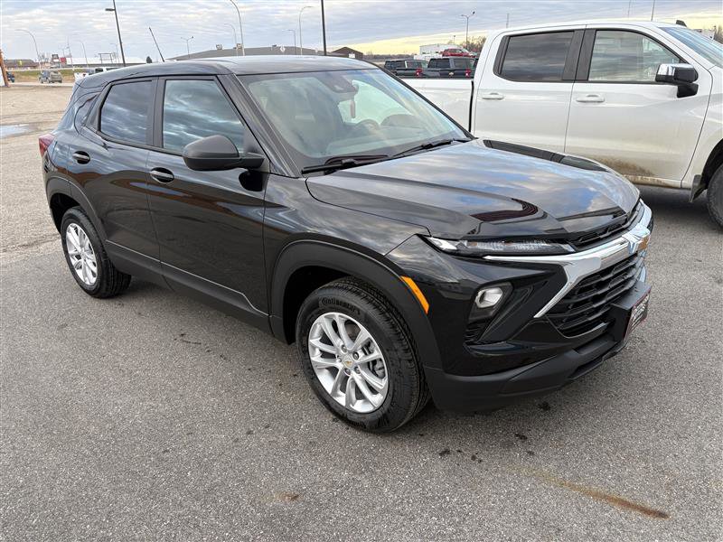 New 2026 Chevrolet TrailBlazer LS w/ LS Convenience Package AWD/4WD image 1
