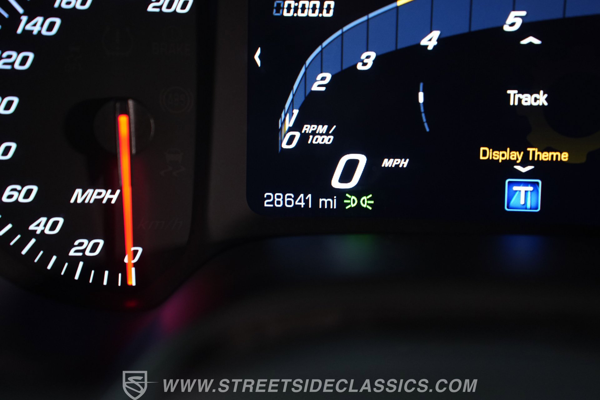 Used 2017 Chevrolet Corvette Stingray Coupe w/ Carbon Flash Badge Package image 40