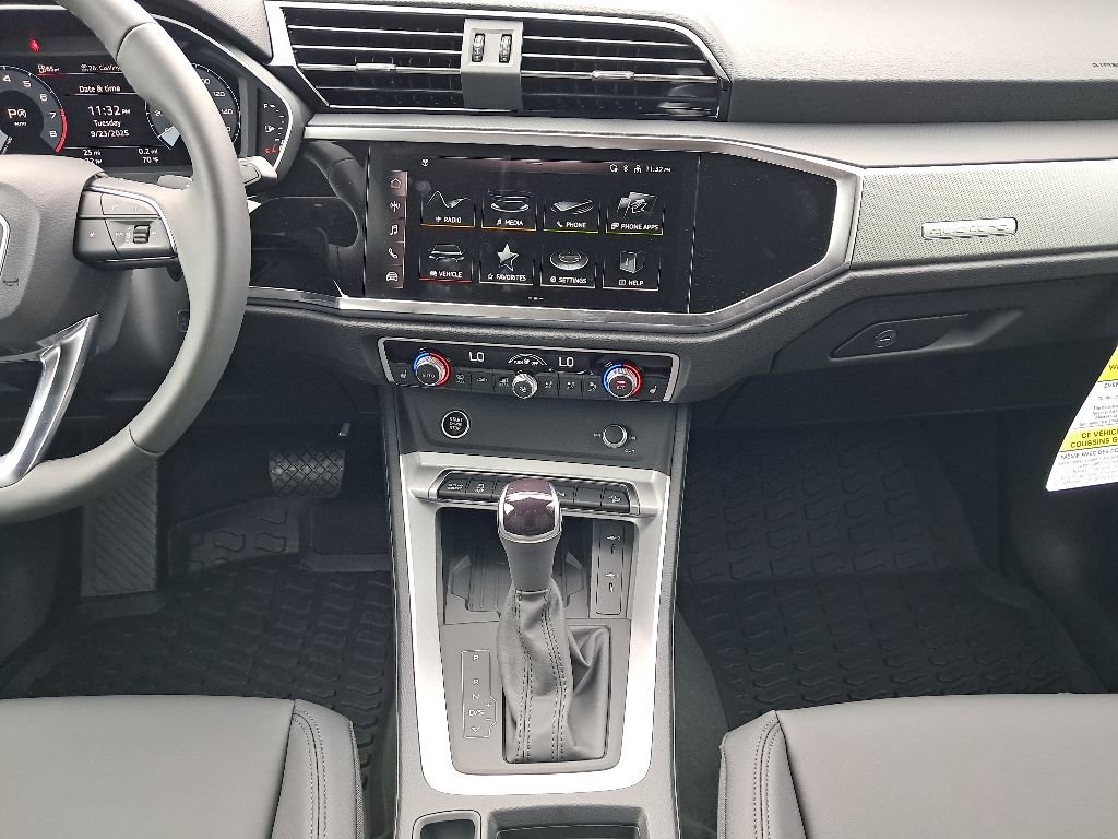New 2025 Audi Q3 2.0T Premium image 26