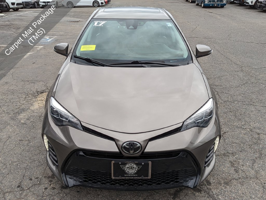 Used 2017 Toyota Corolla SE w/ SE Premium Package FWD image 3