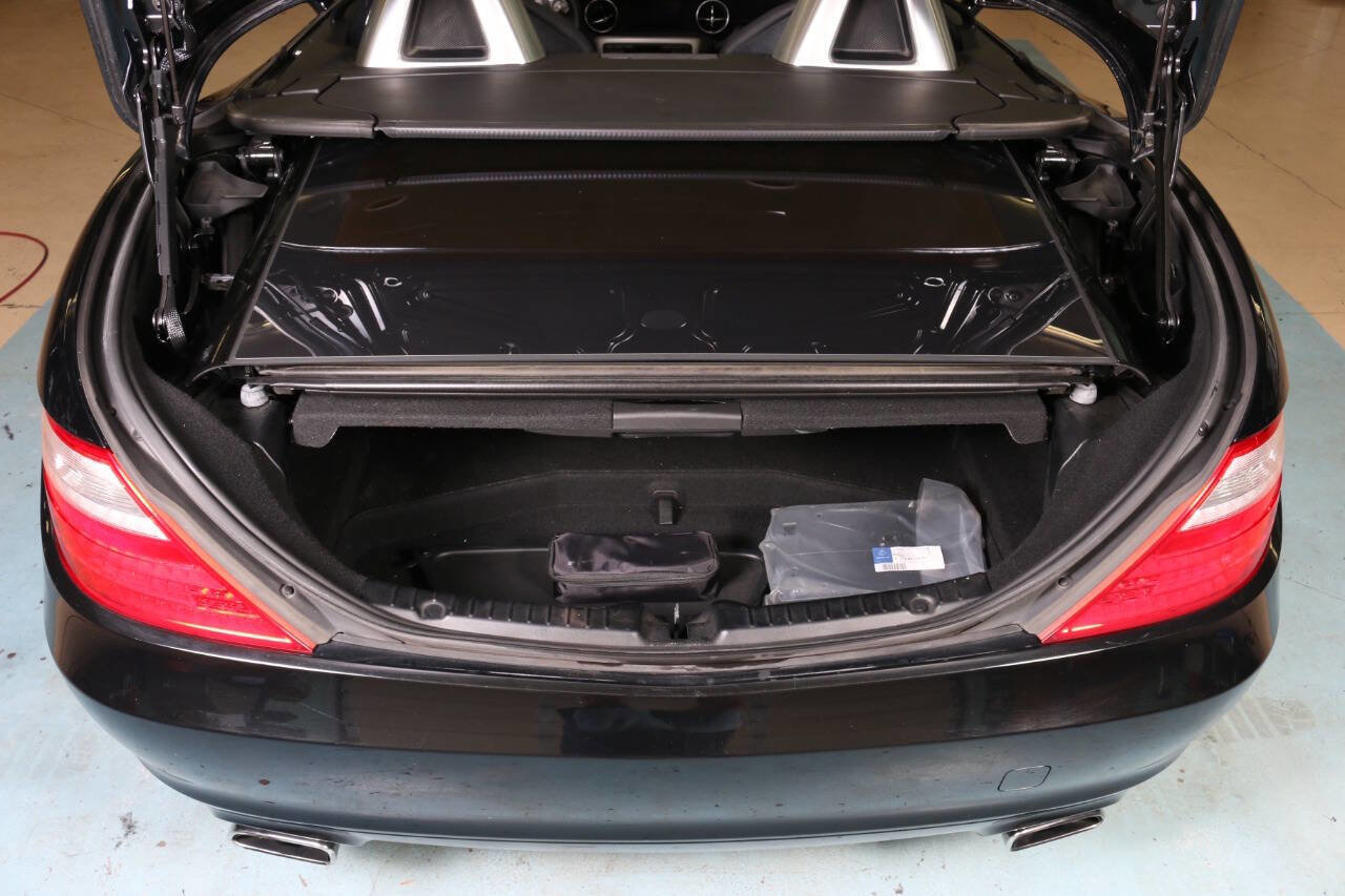 Used 2014 Mercedes-Benz SLK 250 w/ Premium Package image 26