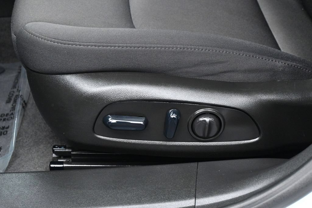 Used 2024 Chevrolet Malibu LT FWD image 12