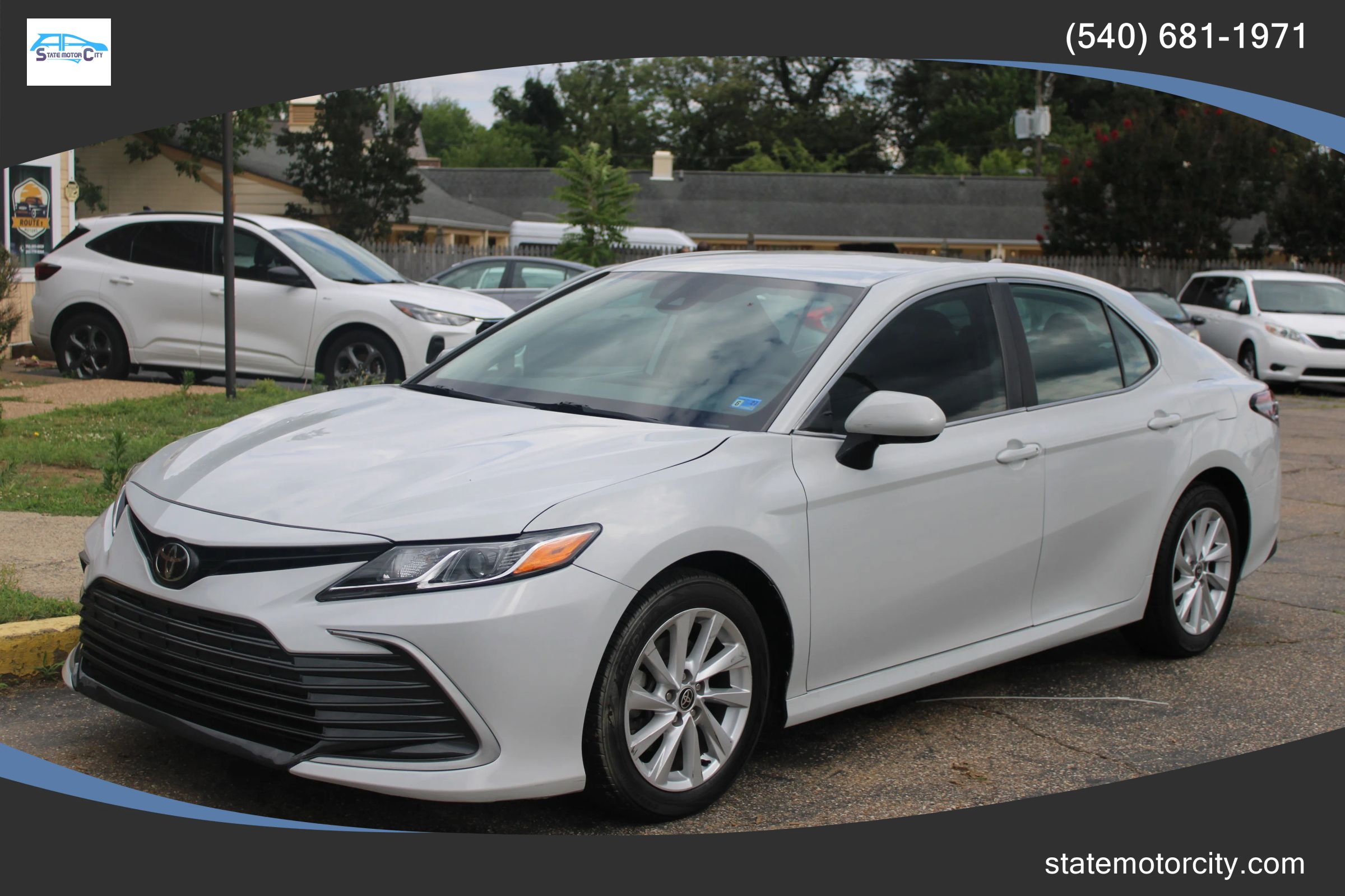 Used 2023 Toyota Camry LE FWD image 1