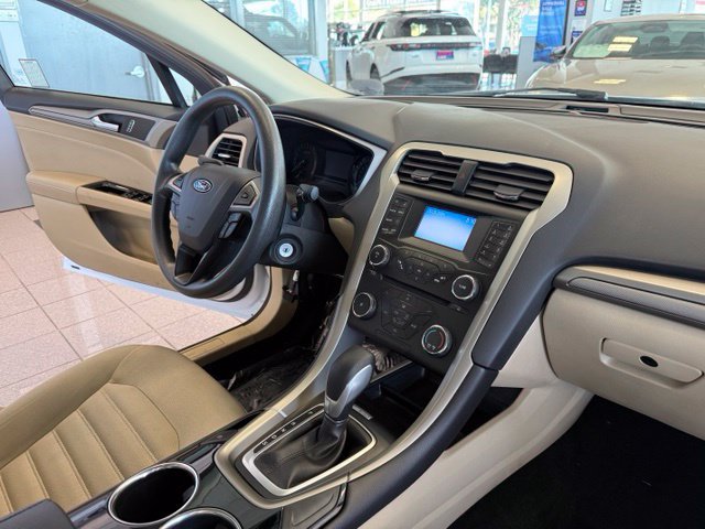 Used 2014 Ford Fusion SE FWD image 27