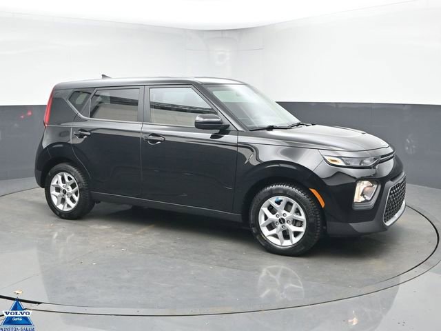 Used 2022 Kia Soul LX w/ Technology Package image 1