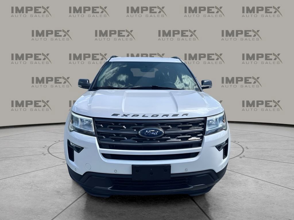 Used 2018 Ford Explorer XLT w/ Equipment Group 202A AWD/4WD image 8