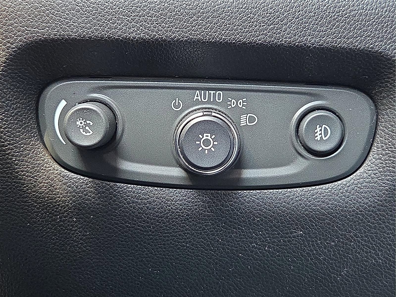 Used 2020 Chevrolet Traverse LT w/ LPO, Blackout Package image 20