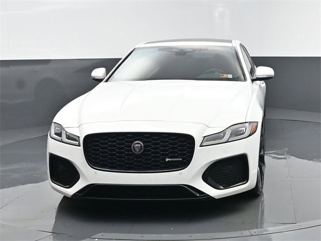 Used 2022 Jaguar XF R-Dynamic SE image 24