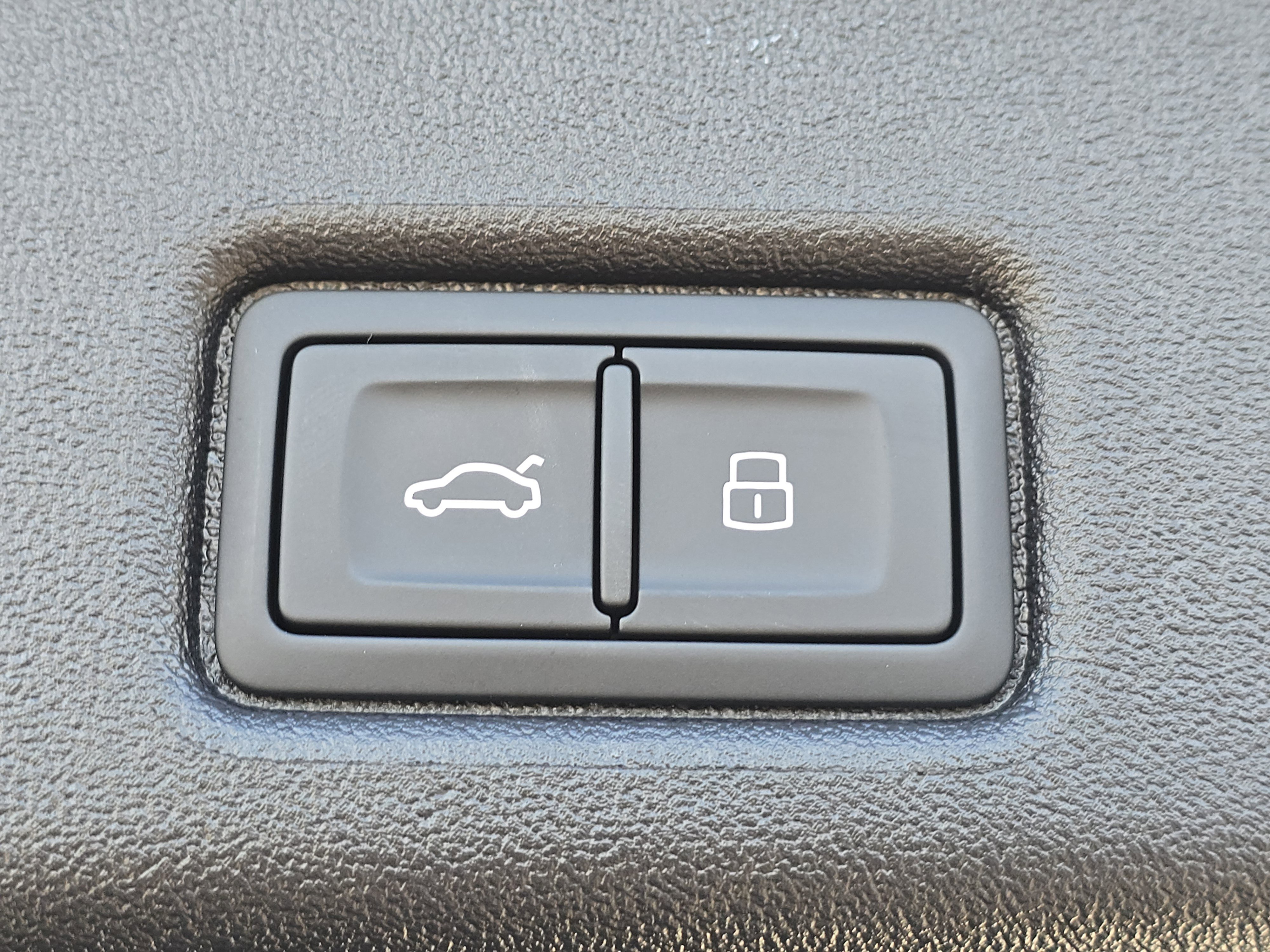 New 2025 Audi Q5 Premium image 18