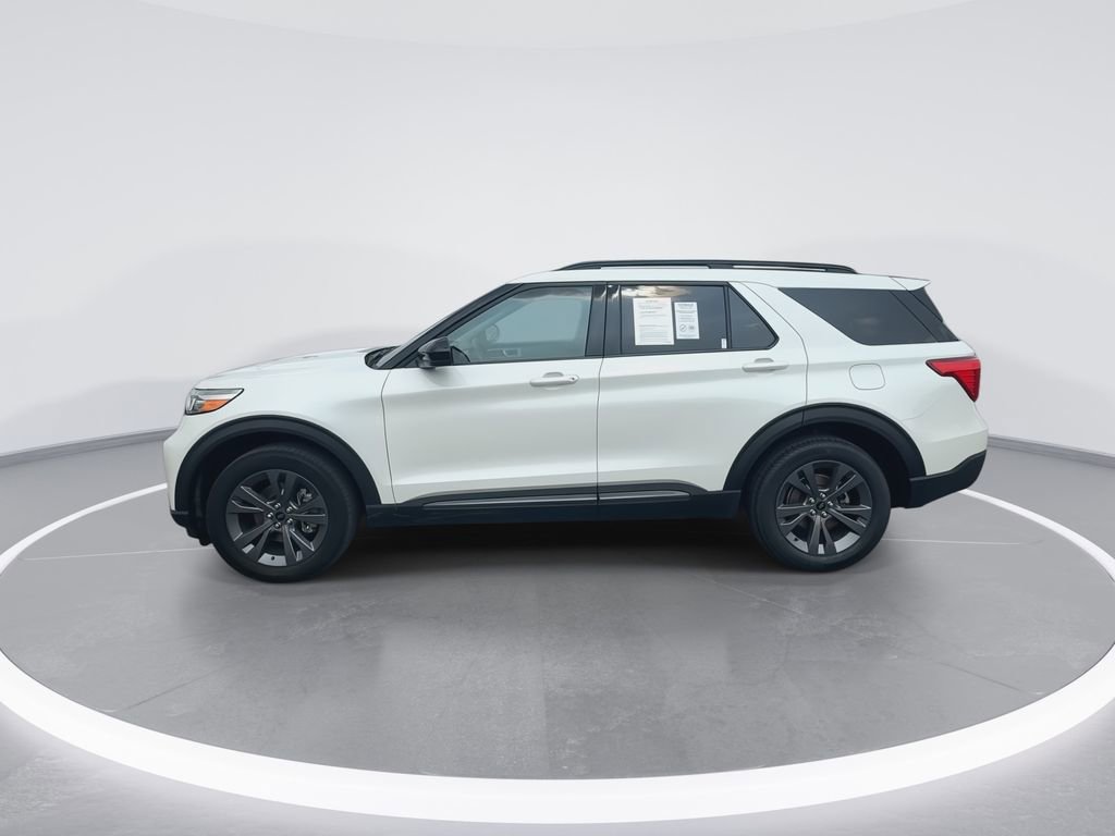Used 2023 Ford Explorer XLT w/ Equipment Group 202A image 5